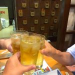 新宿二丁目の居酒屋「吉野」で不思議なハイボールに酔う