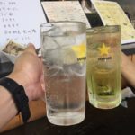 横浜・東神奈川駅の「フレッシュ館」で乾杯／奥の居酒屋から凝ったおつまみ登場