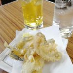 桜木町、ぴおシティの立ち飲み「はなみち」で乾杯っ！濃い酎ハイとハゼの天ぷら