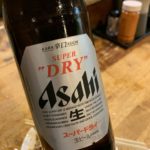 【上野】[立飲み たきおか」で乾杯っ!! 瓶ビール490円＋牛煮込み400円のせんべろ。仕事帰りに気軽に立ち寄れる、財布と胃袋にやさしい庶民の酒場