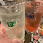 金町で見つけた激安立ち飲み「Waraku」。ポン酢サワー350円に枝豆100円…1,000円で昇天できる、酒好きの聖地を実食レポ!元ドラム缶の雰囲気も最高です。